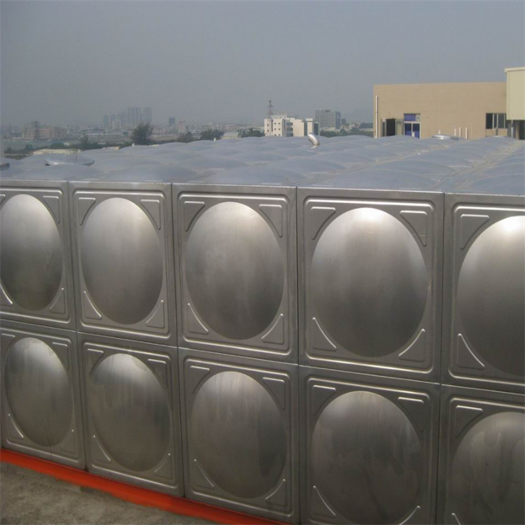 不銹鋼消防水箱80噸304養(yǎng)殖場焊接水箱方形保溫
